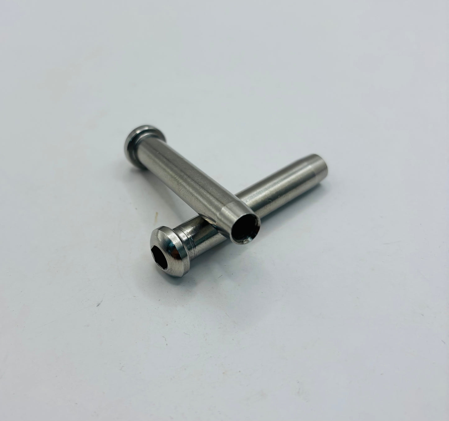 Dome Head / Barrel Nut terminal internal thread with Socket Head